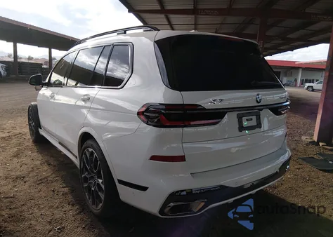 2024 BMW X7 xDrive40I z USA, uszkodzony, nr VIN 5UX23EM06R9V80711